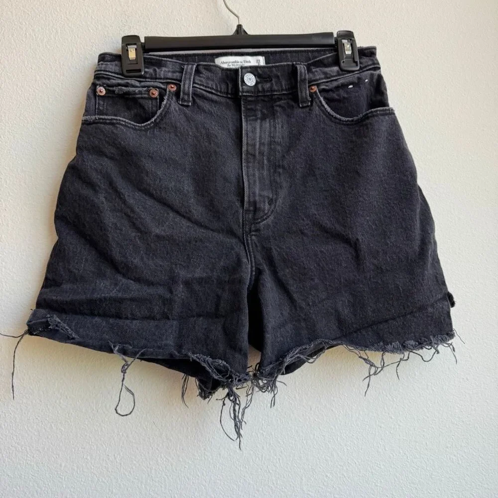 Abercrombie & Fitch Curve Love 90’s Straight Shorts Black Solid Wash Size 29 / 8